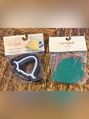 Cat & Jack Dinosaur Sandwich Cutters & Fruit Ice Packs - Back to School Lunches